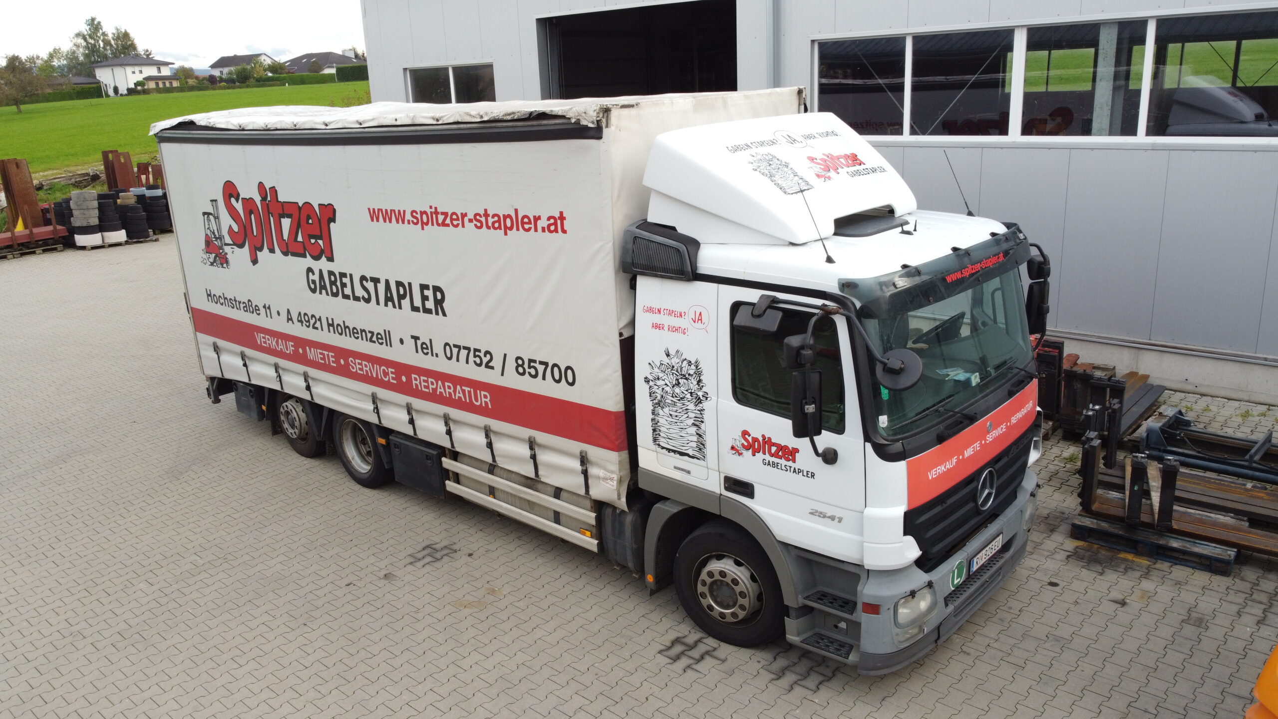 Mercedes Actros 2541 für den Staplertransport